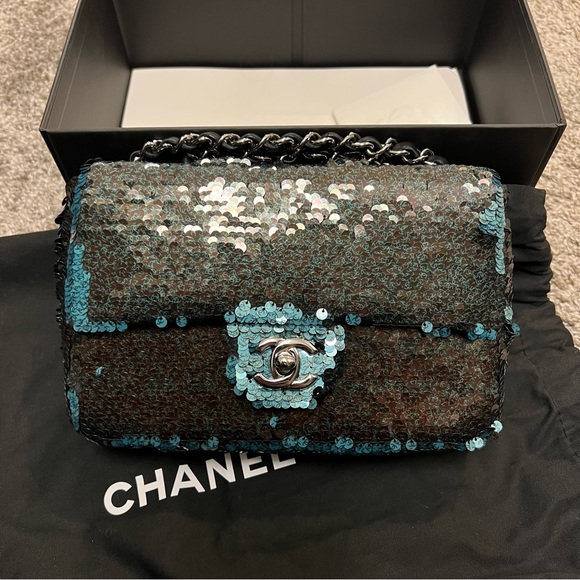 Chanel sequin flap bag - Picture 4 of 14